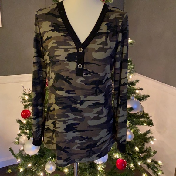 Tops - Size M Camo Long Sleeve Top